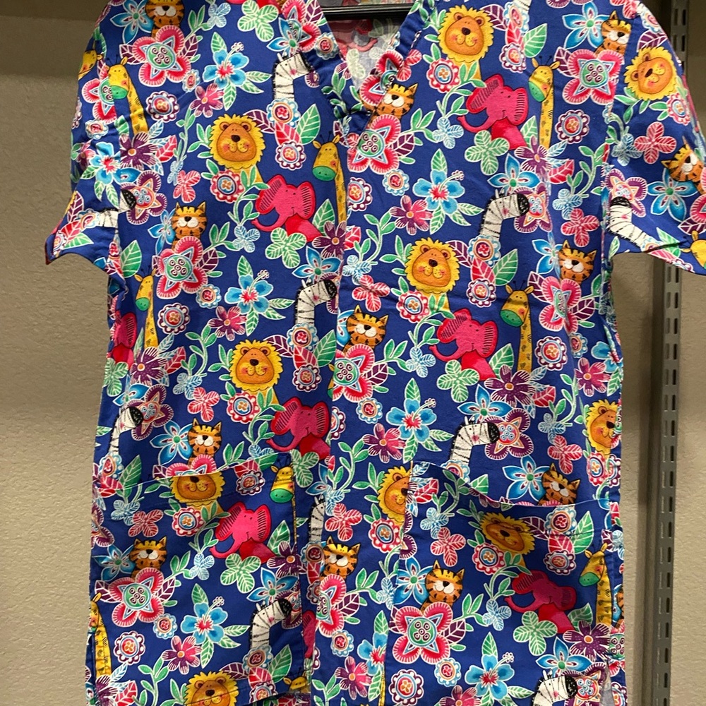 Peaches Uniforms Vibrant Multicolor Scrub Top